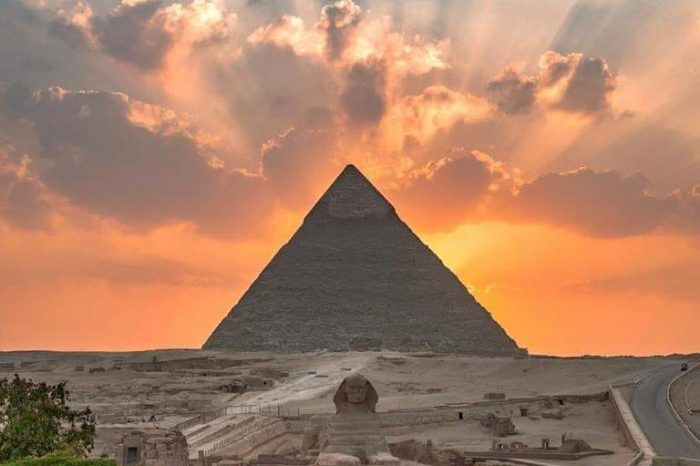 Kairo & Pyramiden mit dem Flugzeug von Sharm El Sheikh